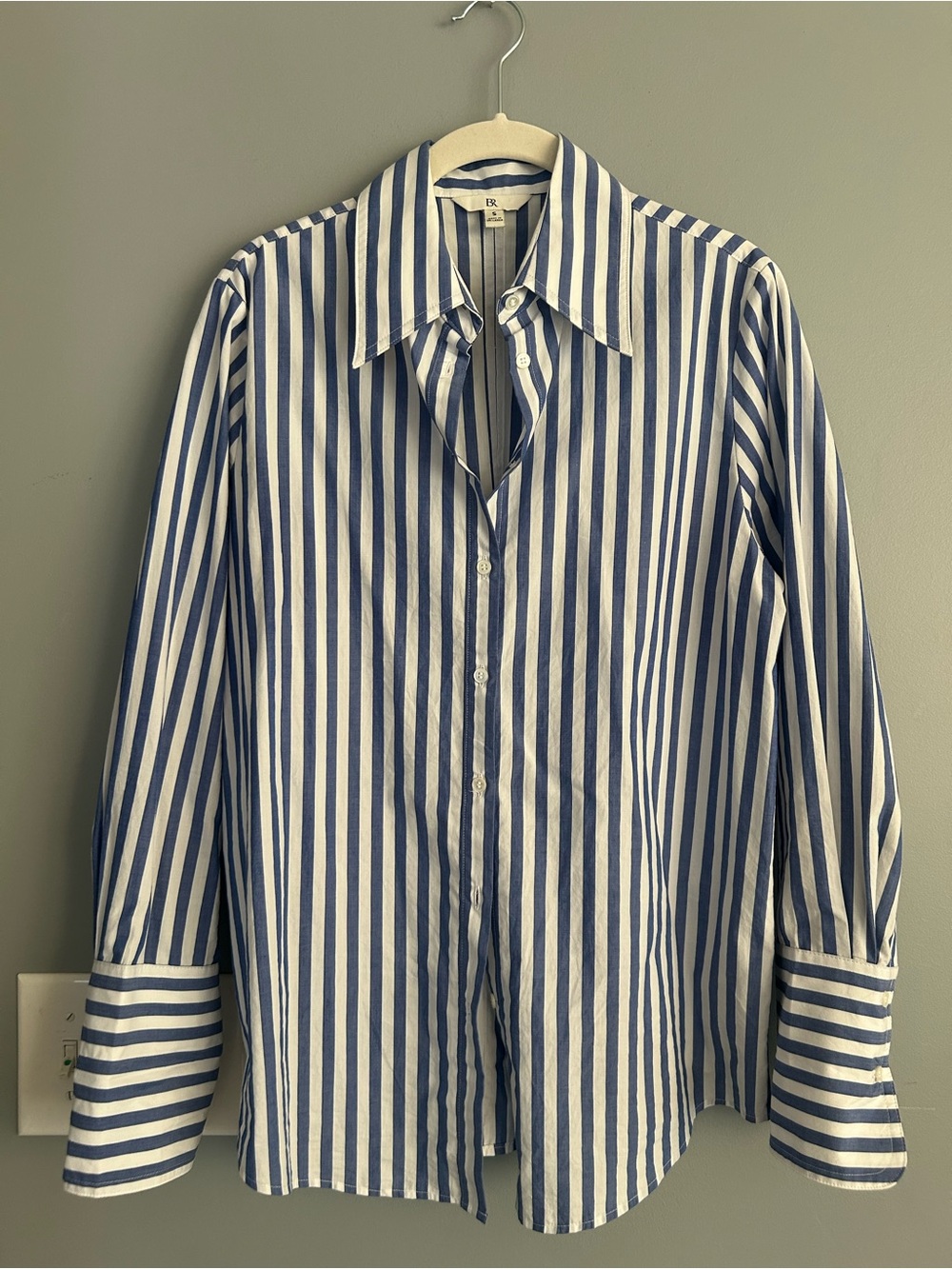 Oversized Blue & White Vertical Stripe women’s Banana Republic Button-Up Shirt